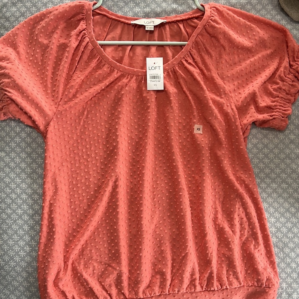 New Loft • Coral Textured Dot Smocked Top size XS